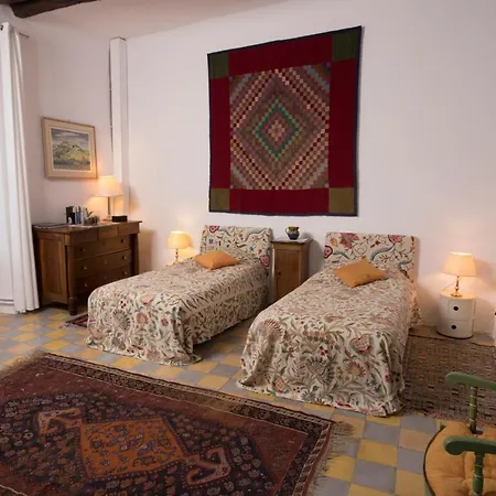 Chateau De Blanqueirou, Cevennes, Gastronomie Vegetale Bed & Breakfast *